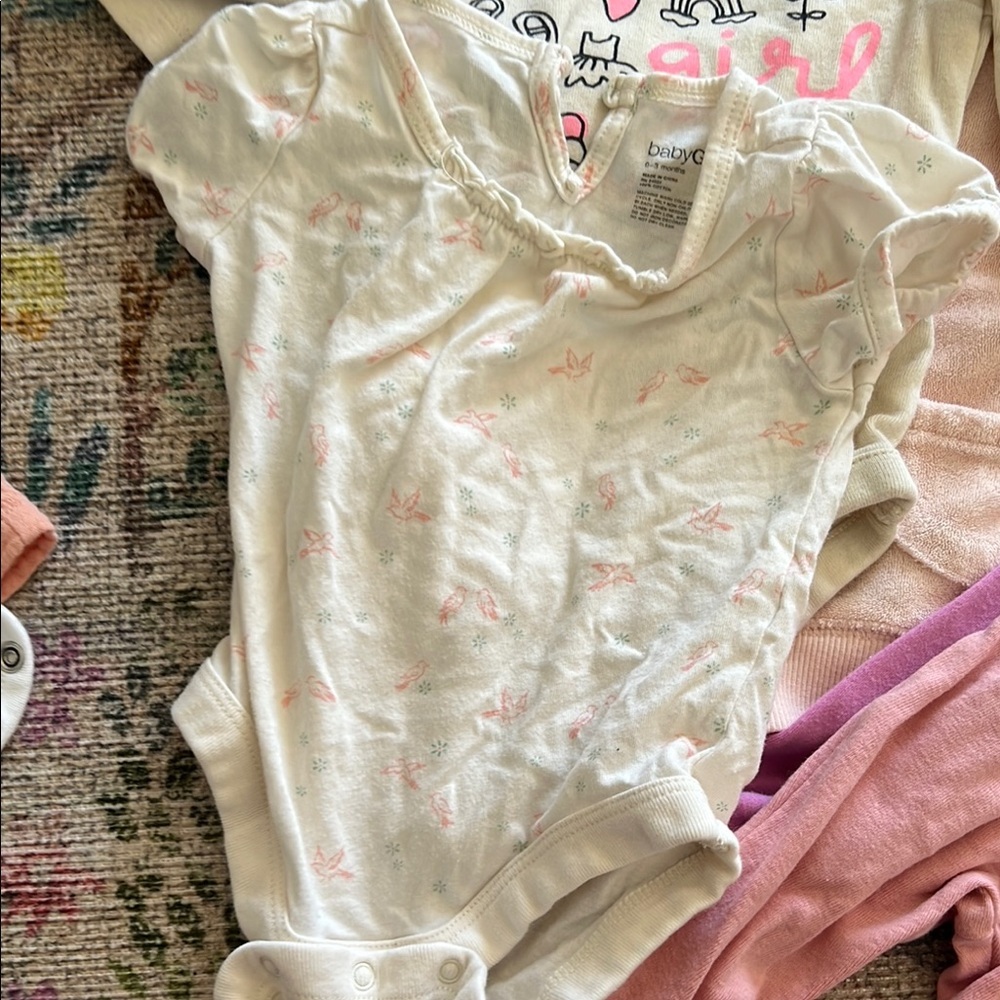 Baby Girl Clothing Set in Pink and White - Picture 5 of 8